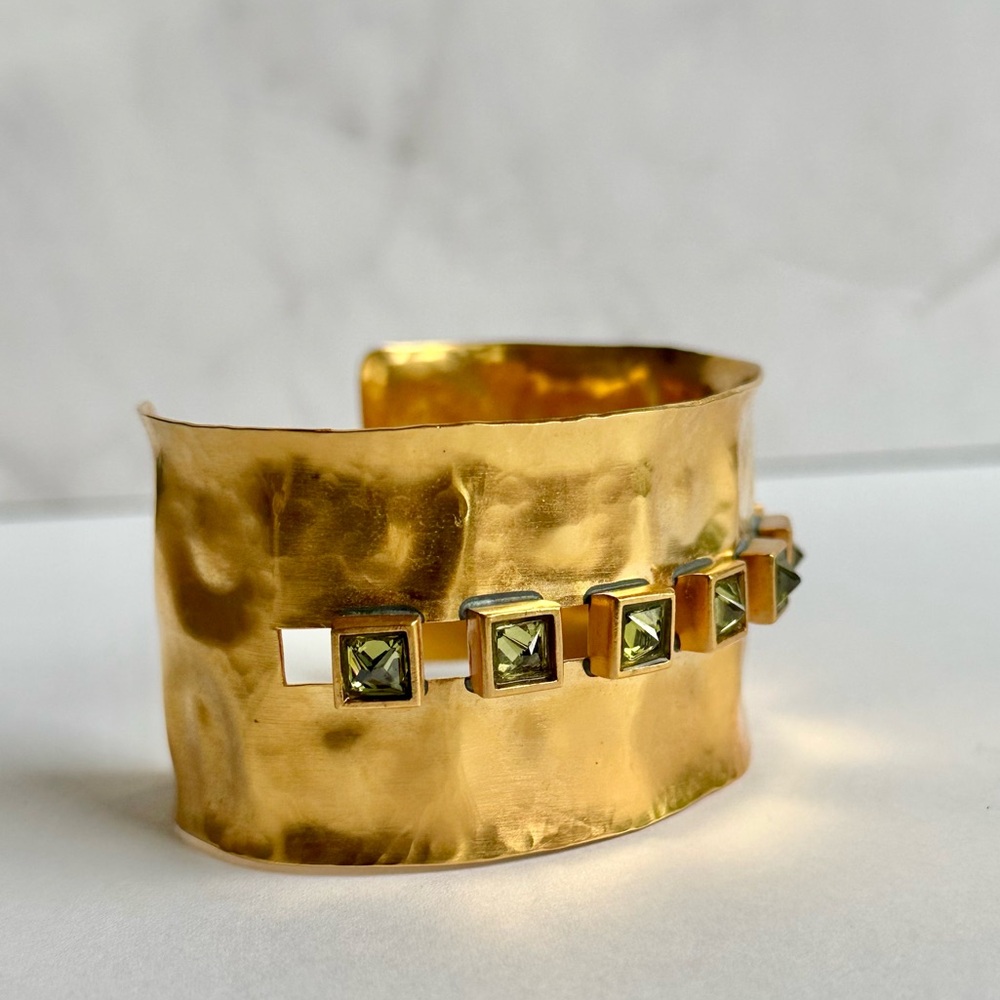 VINTAGE Gold Cuff Bracelet- Green Stones - Picture 6 of 8